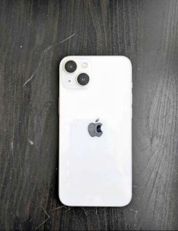 iPhone 13 128 Go en bon état